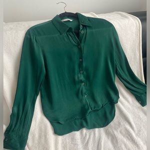 SILKY EMERALD GREEN BUTTON UP BLOUSE